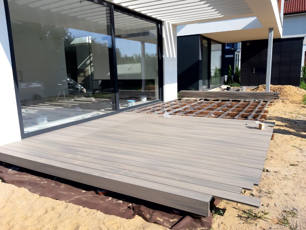 Podkonstrukcja tarasu na gruncie , deski kompozytowe